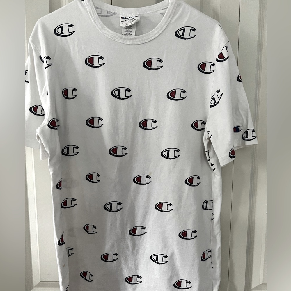 Men’s Champion logo Tshirt size Large